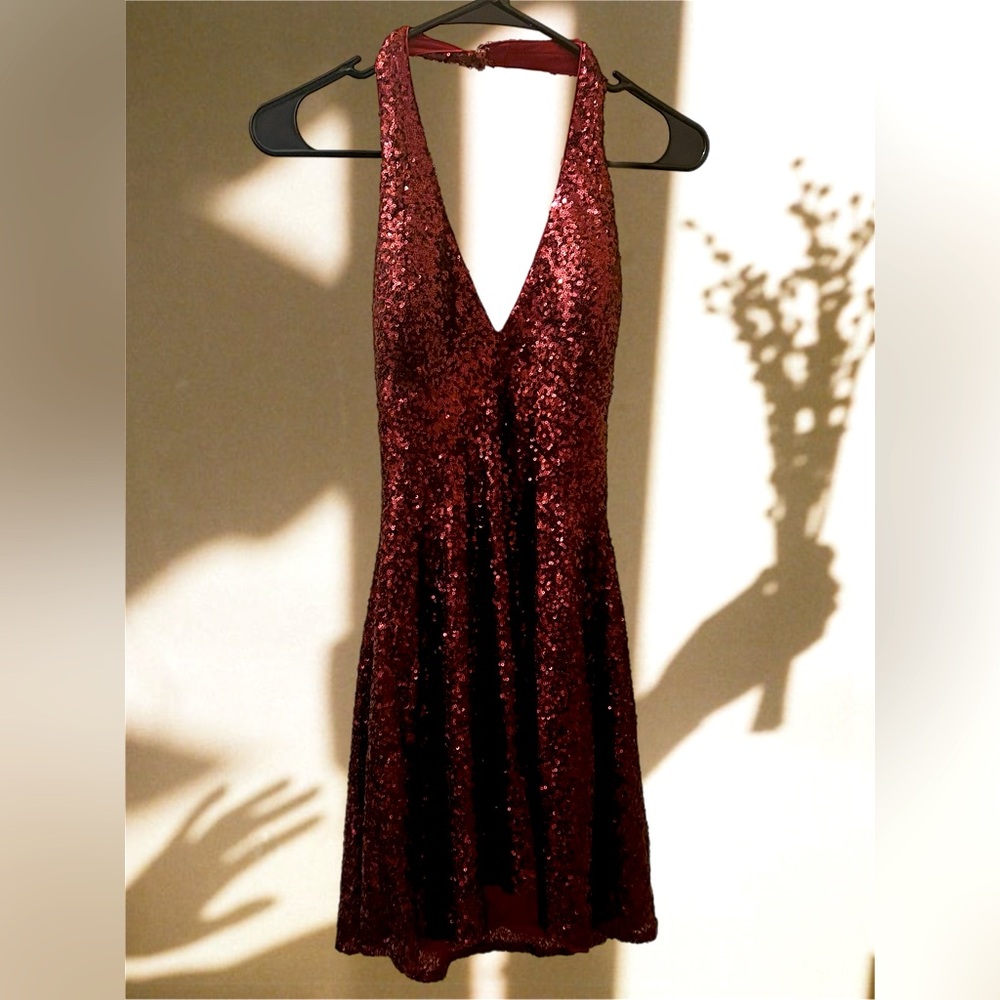 Boutique Elegant Backless Sequin Dress - Burgundy